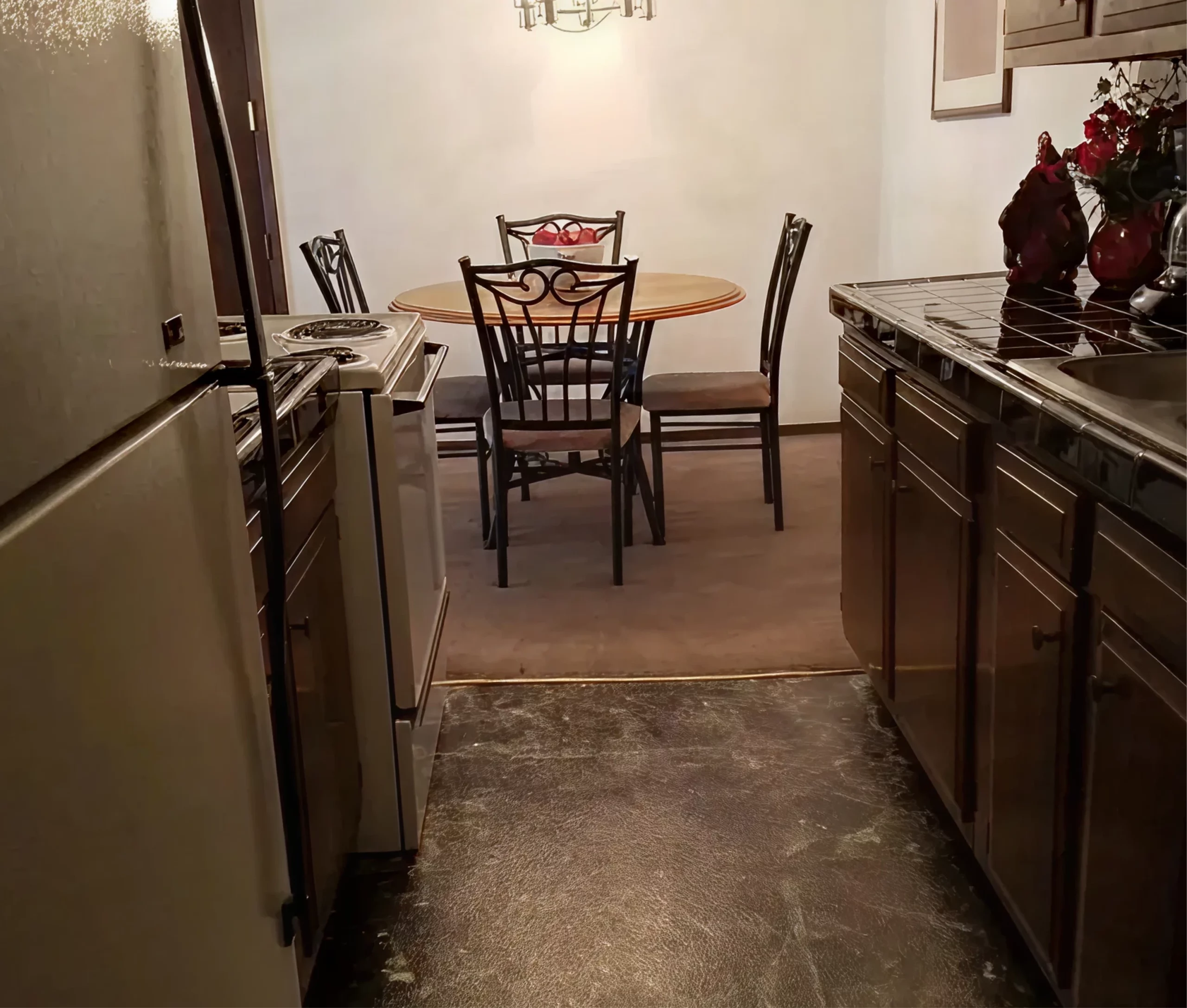 Apartment floor plan kitchen and dining area at Walnut Gardens Apartments