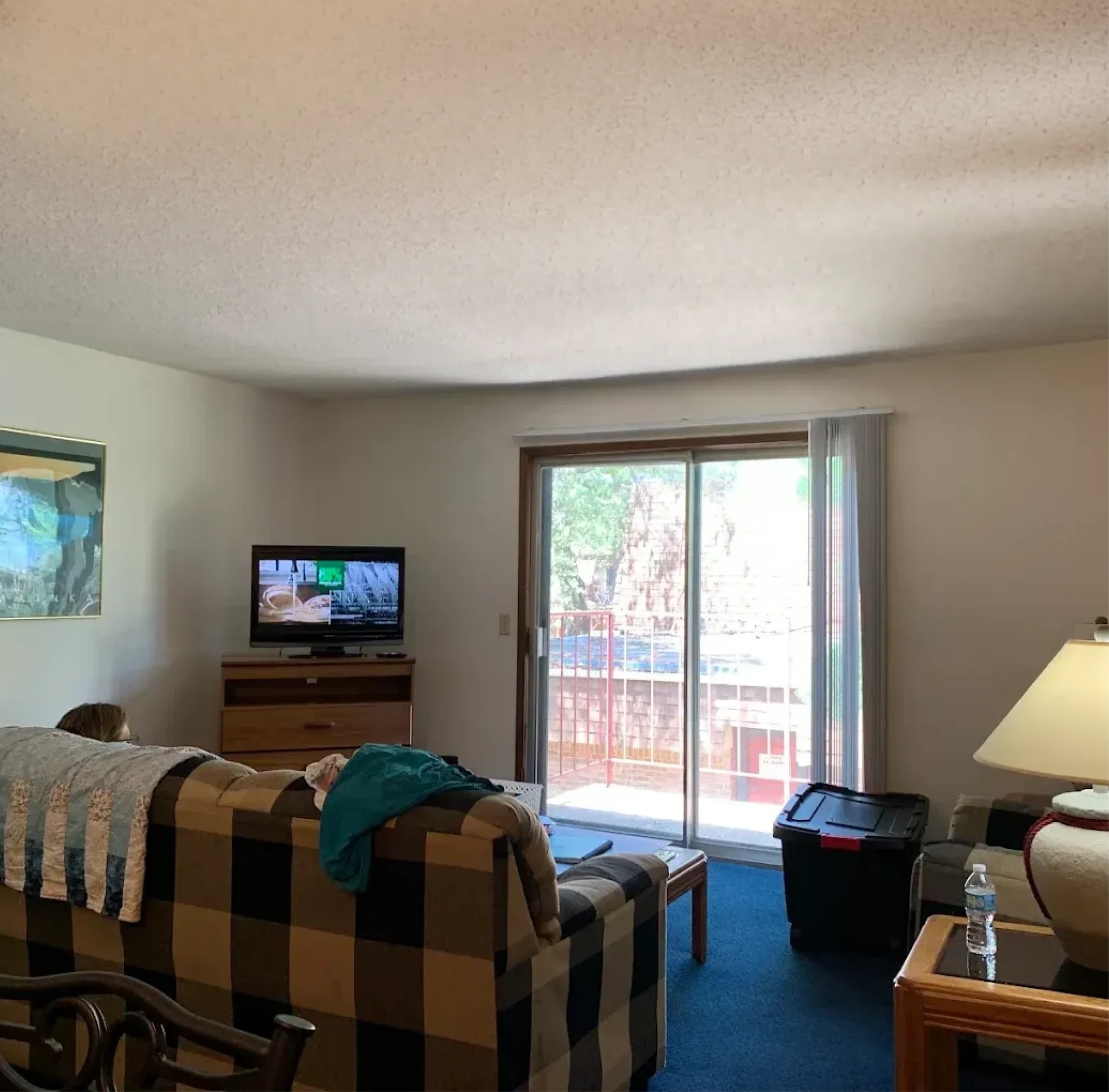 Comfortable apartment entry steps at Walnut Gardens