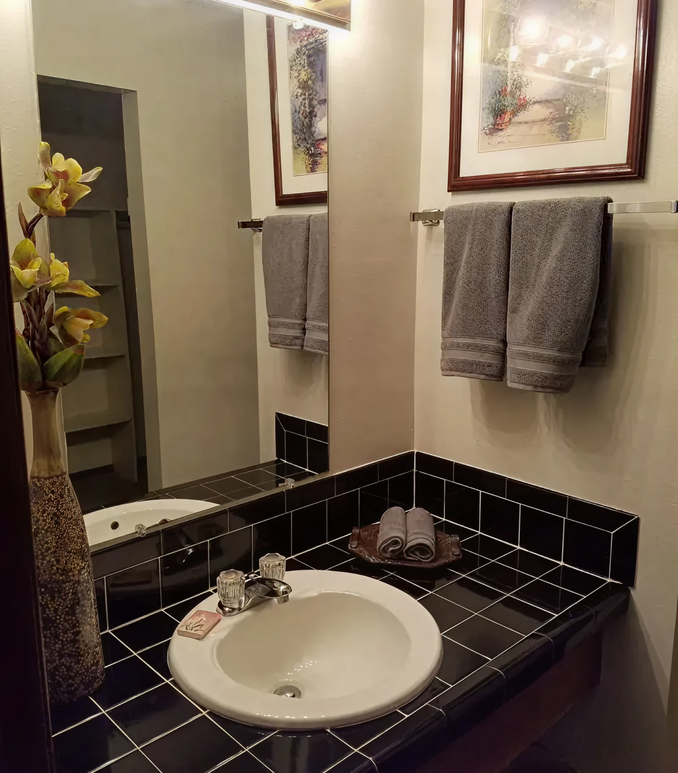 The Parkview apartment community exterior at Walnut Gardens